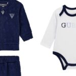 GUESS BABY SET JACQ ACT ΖΑΚΕΤΑ, ΚΟΡΜΑΚΙ ΚΑΙ ΠΑΝΤΕΛΟΝΙ - Image 4