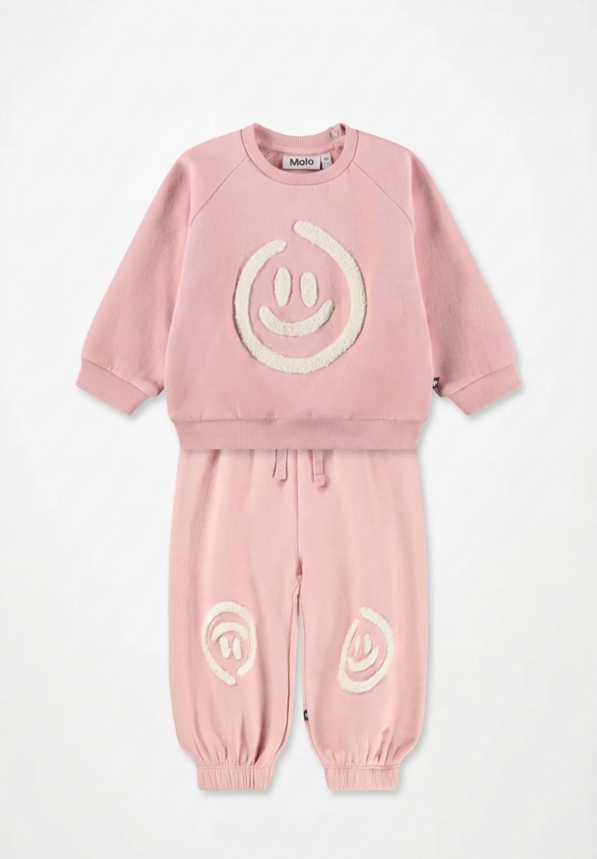Gemini_Generated_Image_umtsosumtsosumts MOLO BABY SET PINK ΦΟΥΤΕΡ ΜΠΛΟΥΖΑ & ΠΑΝΤΕΛΟΝΙ - Image 1